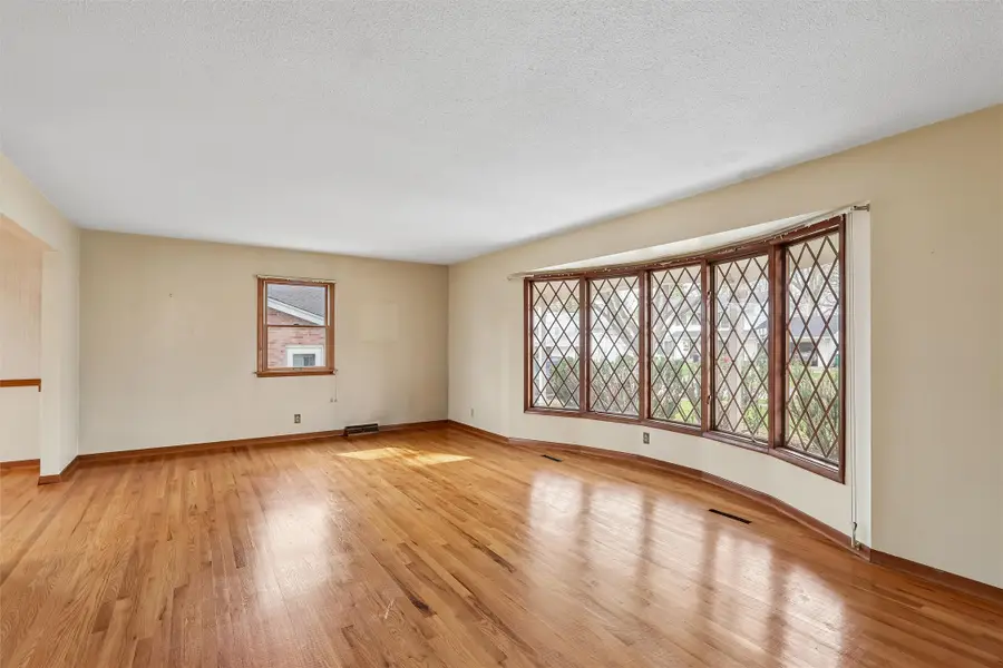 7104 Jefferson Avenue, Windsor Heights, IA 50324 - #3