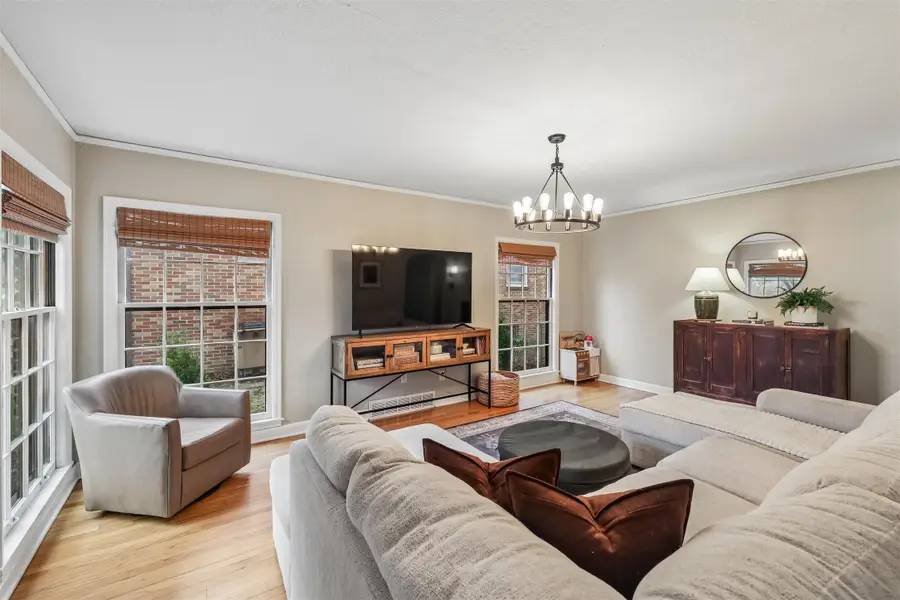 6702 Forest Court, Windsor Heights, IA 50324 - #2