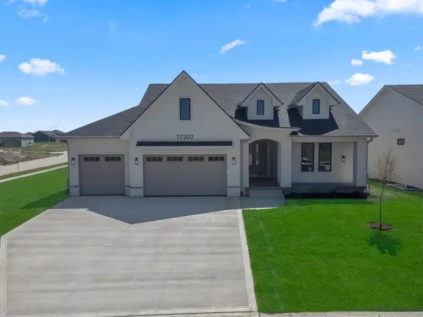 17302 Northview Drive, Urbandale, IA 50323