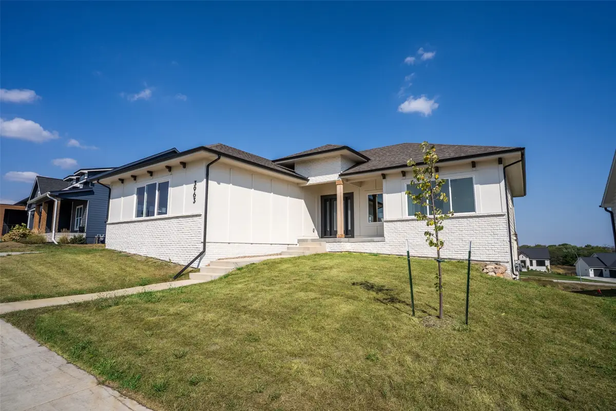 3963 Westgate Parkway, Clive, IA 50325 - #1