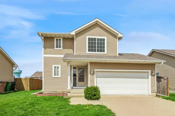 9483 Red Sunset Drive, West Des Moines, IA 50266