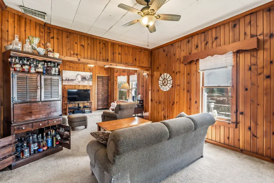 316 E Jackson Avenue, Des Moines, IA 50315 - #2