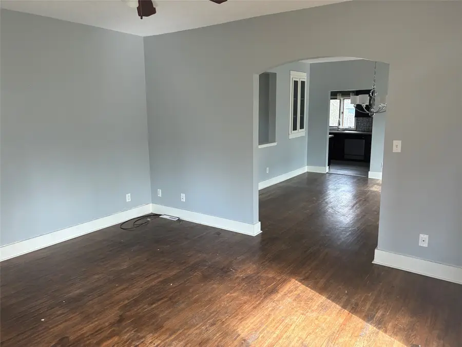 317 W Jefferson Street, Winterset, IA 50273 - #3