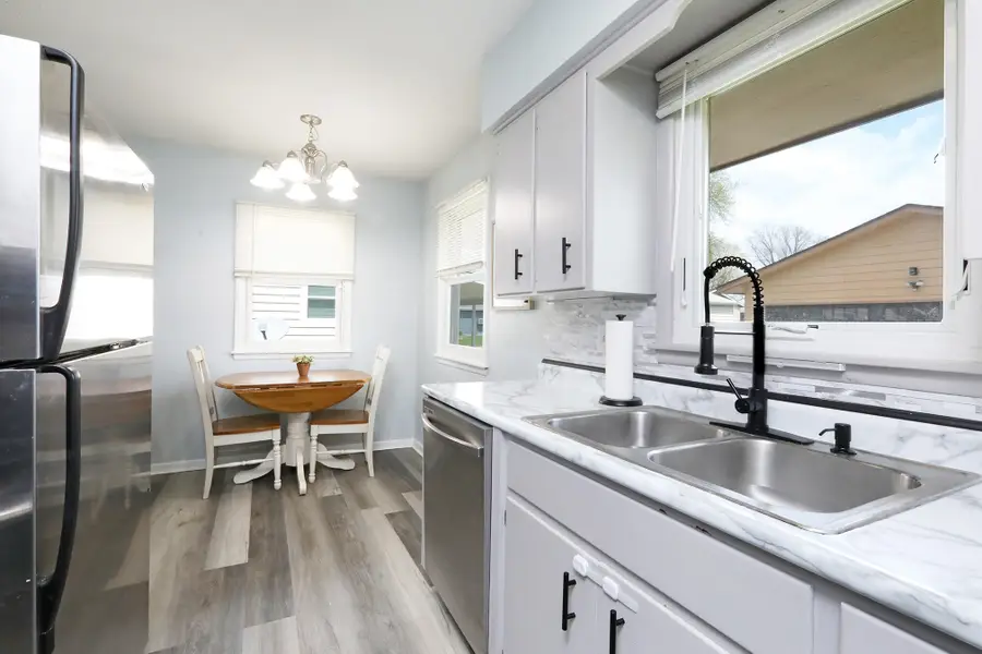 2705 E 40th Court, Des Moines, IA 50317 - #3