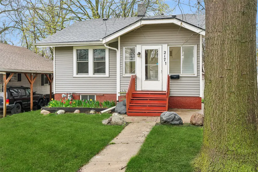 217 W 10th Street S, Newton, IA 50208 - #2