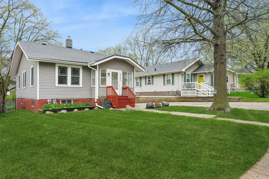 217 W 10th Street S, Newton, IA 50208 - #3