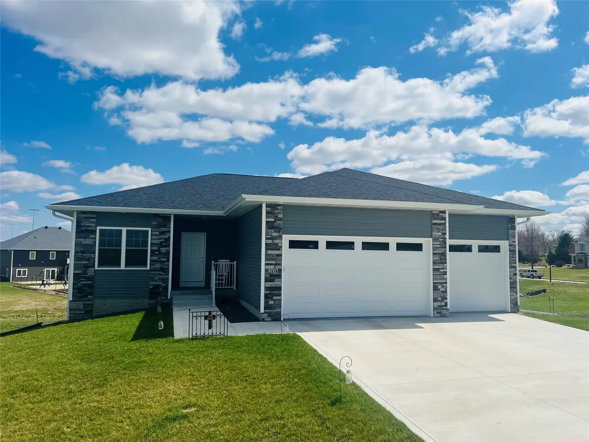 2516 N 9th Avenue E, Newton, IA 50208 - #1