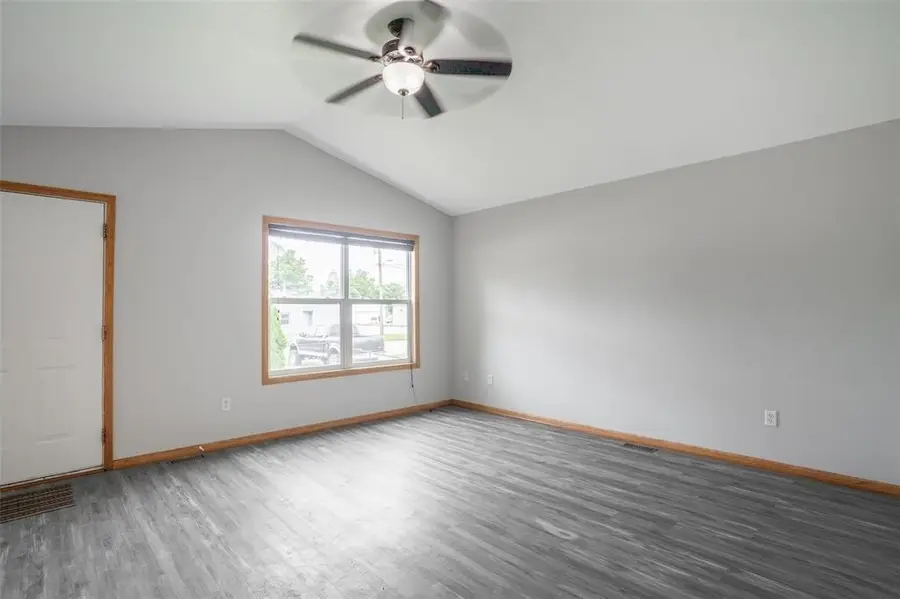 525 SE 9th Street, Des Moines, IA 50309 - #2