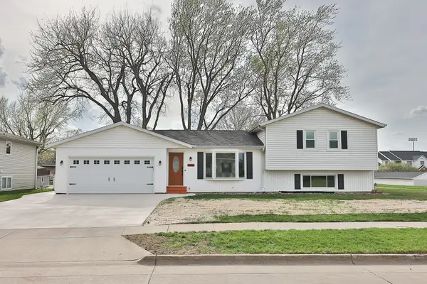 221 E 15th Street, Pella, IA 50219