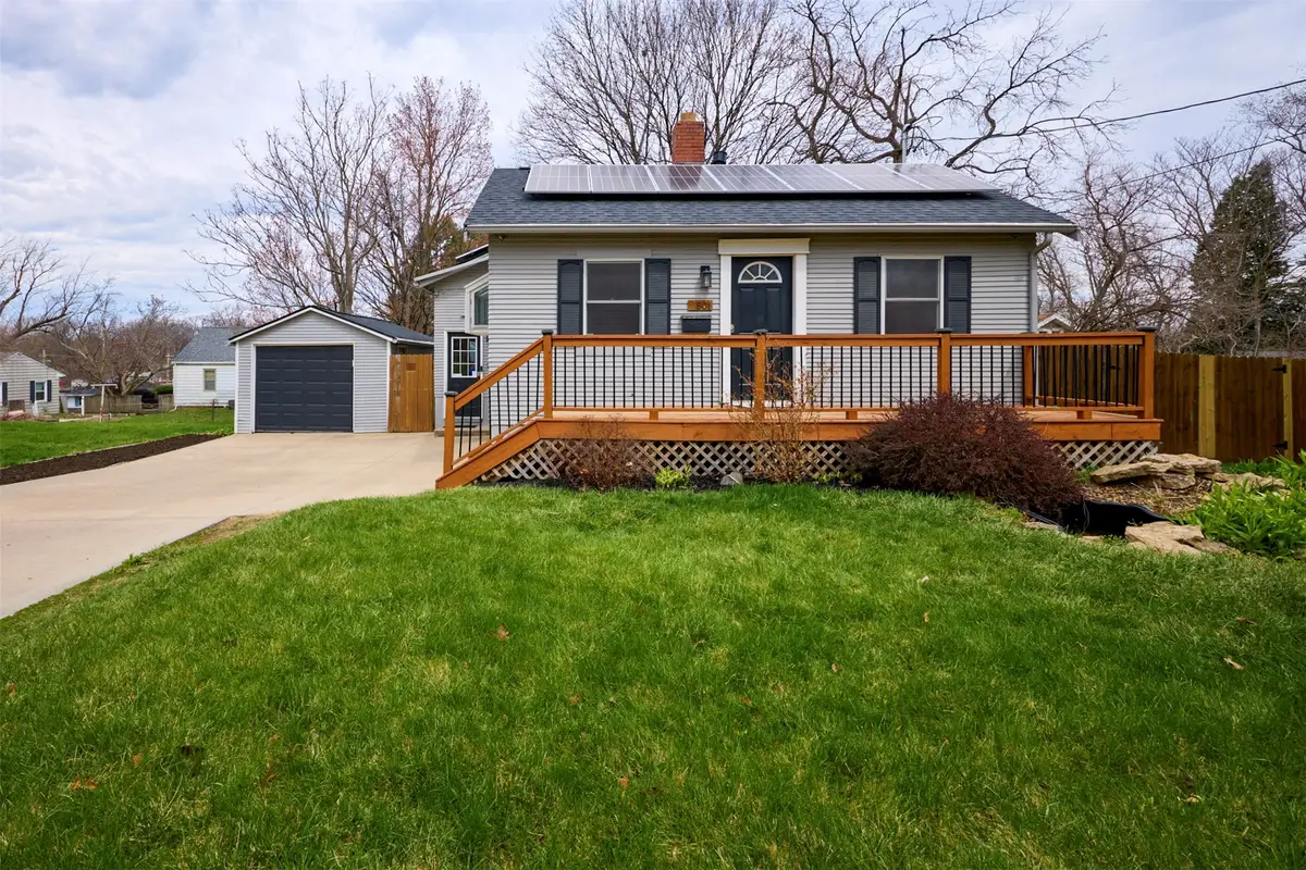 801 Boulder Avenue, Des Moines, IA 50315 - #1