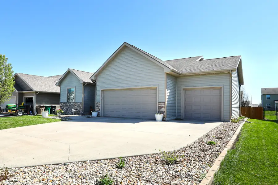2708 16th Street Sw, Altoona, IA 50009 - #2