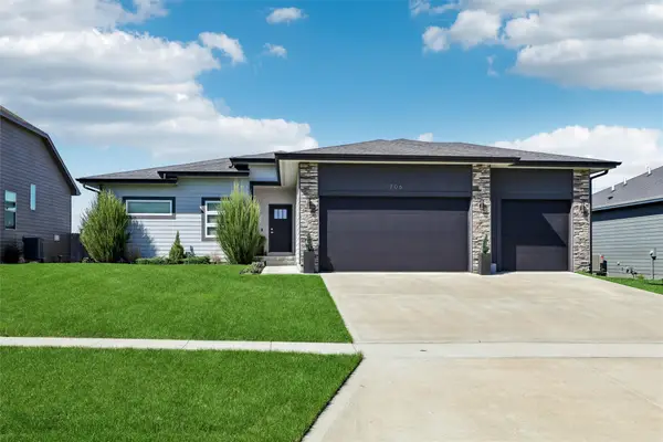 706 NE 57th Street, Ankeny, IA 50021