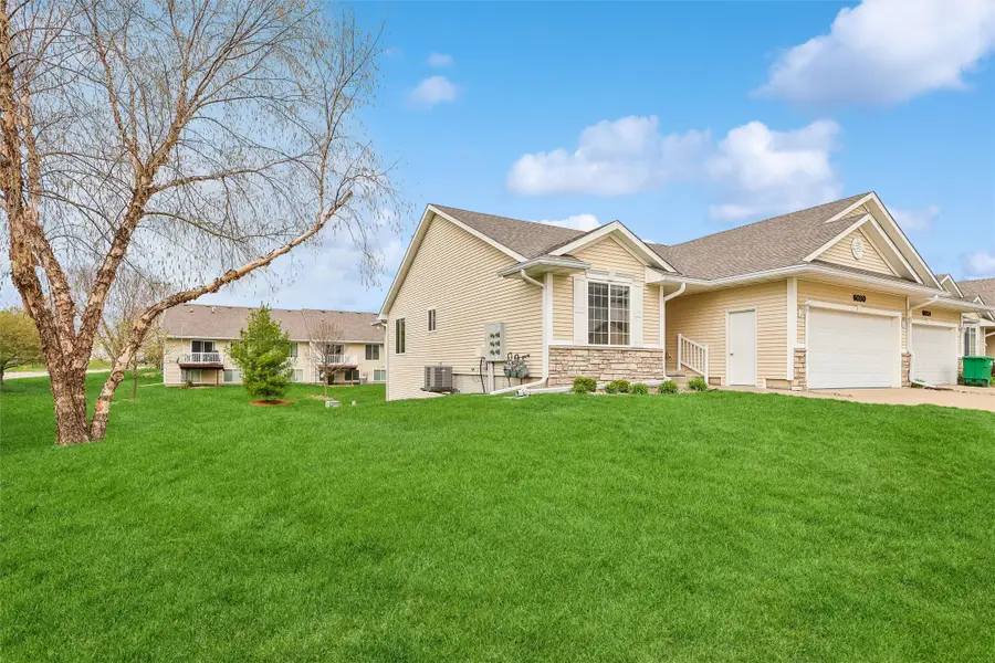 6030 Pinewood Court, Johnston, IA 50131 - #2