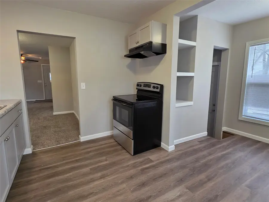 1215 Douglas Avenue, Des Moines, IA 50313 - #3