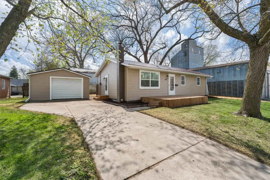 330 N Avenue, Nevada, IA 50201 - #3