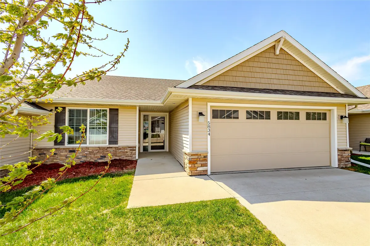 5834 SE 22nd Court, Des Moines, IA 50320 - #1