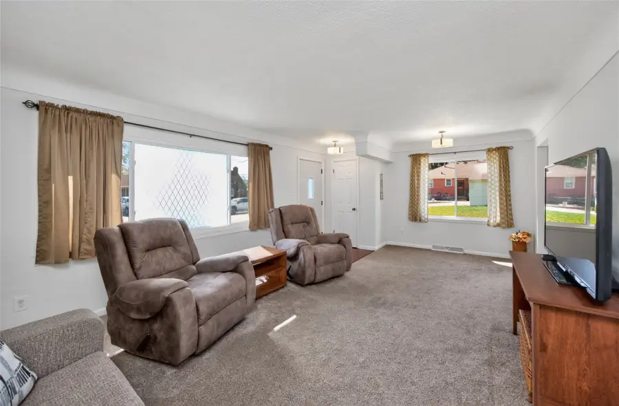 4128 70th Street, Urbandale, IA 50322 - #3