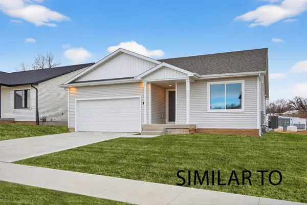 4275 Grover Woods Lane, Des Moines, IA 50317