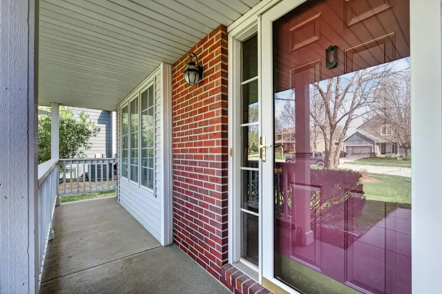 15152 Hawthorn Drive, Clive, IA 50325 - #2