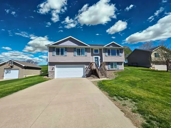 106 Rolling Vista Place, Indianola, IA 50125