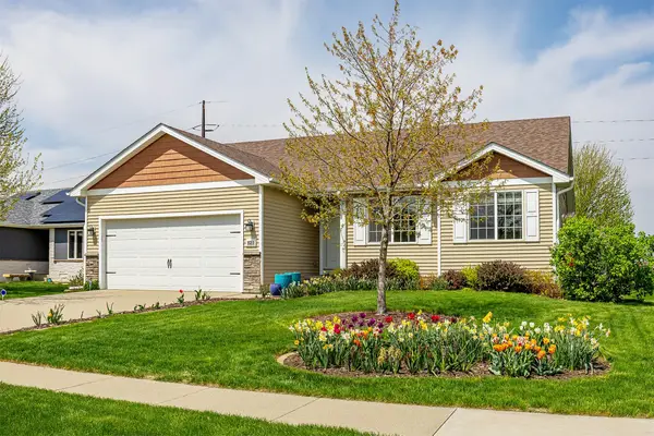 16219 Monroe Court, Urbandale, IA 50323