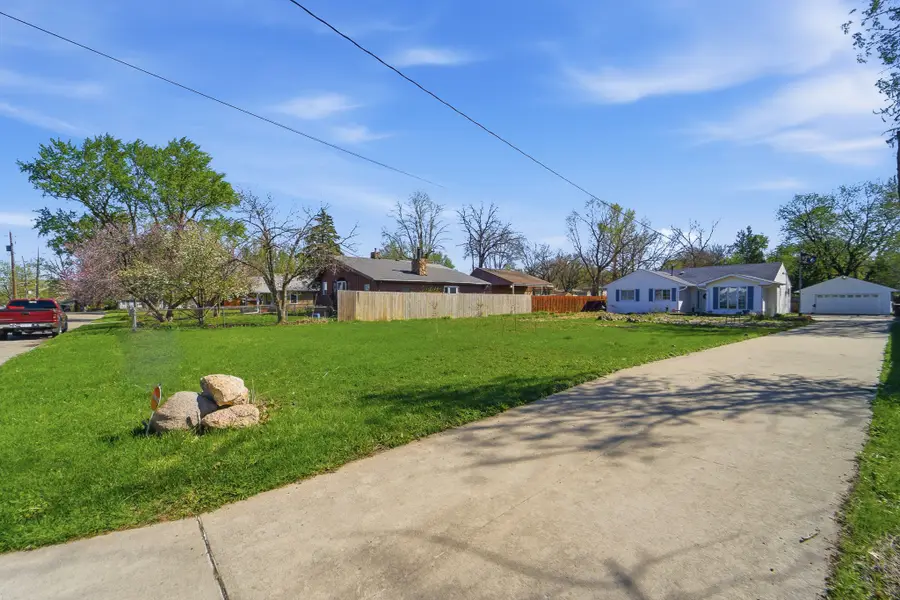 3513 E 37th Street, Des Moines, IA 50317 - #2