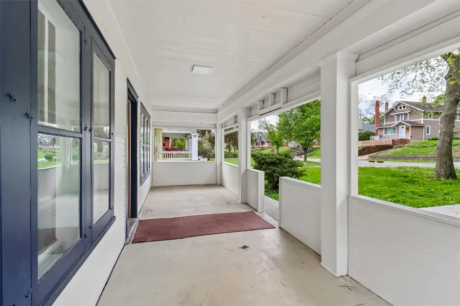 683 35th Street, Des Moines, IA 50312 - #3