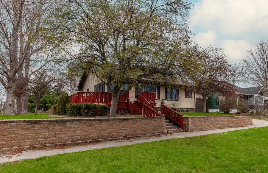 600 E 4th Street N, Newton, IA 50208 - #2