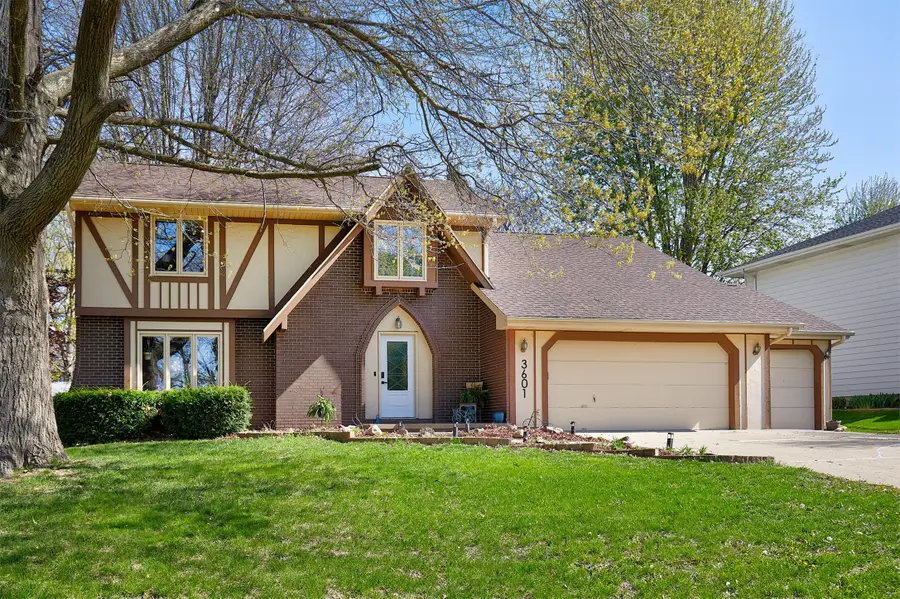 3601 Western Hills Drive, West Des Moines, IA 50265 - #2