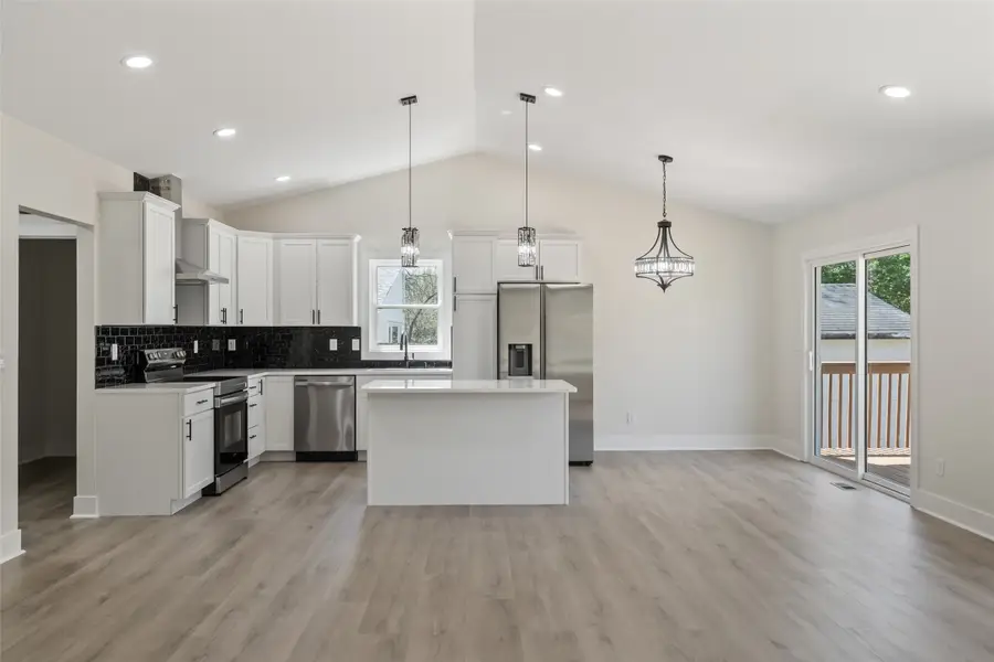 4026 Glover Avenue, Des Moines, IA 50315 - #2