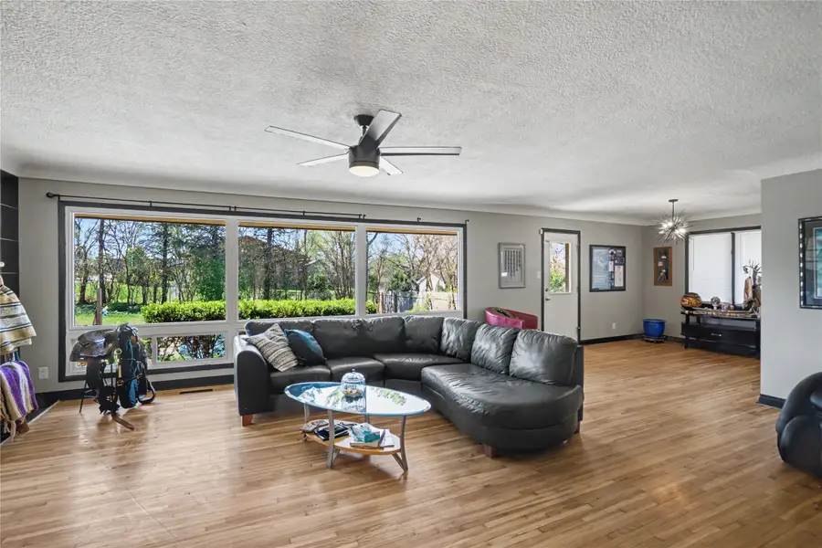 7402 Oak Brook Drive, Urbandale, IA 00000 - #2