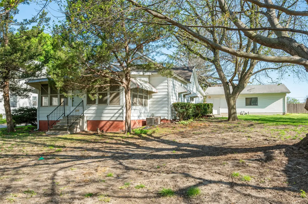 1011 Mckinley Avenue, Des Moines, IA 50315 - #1