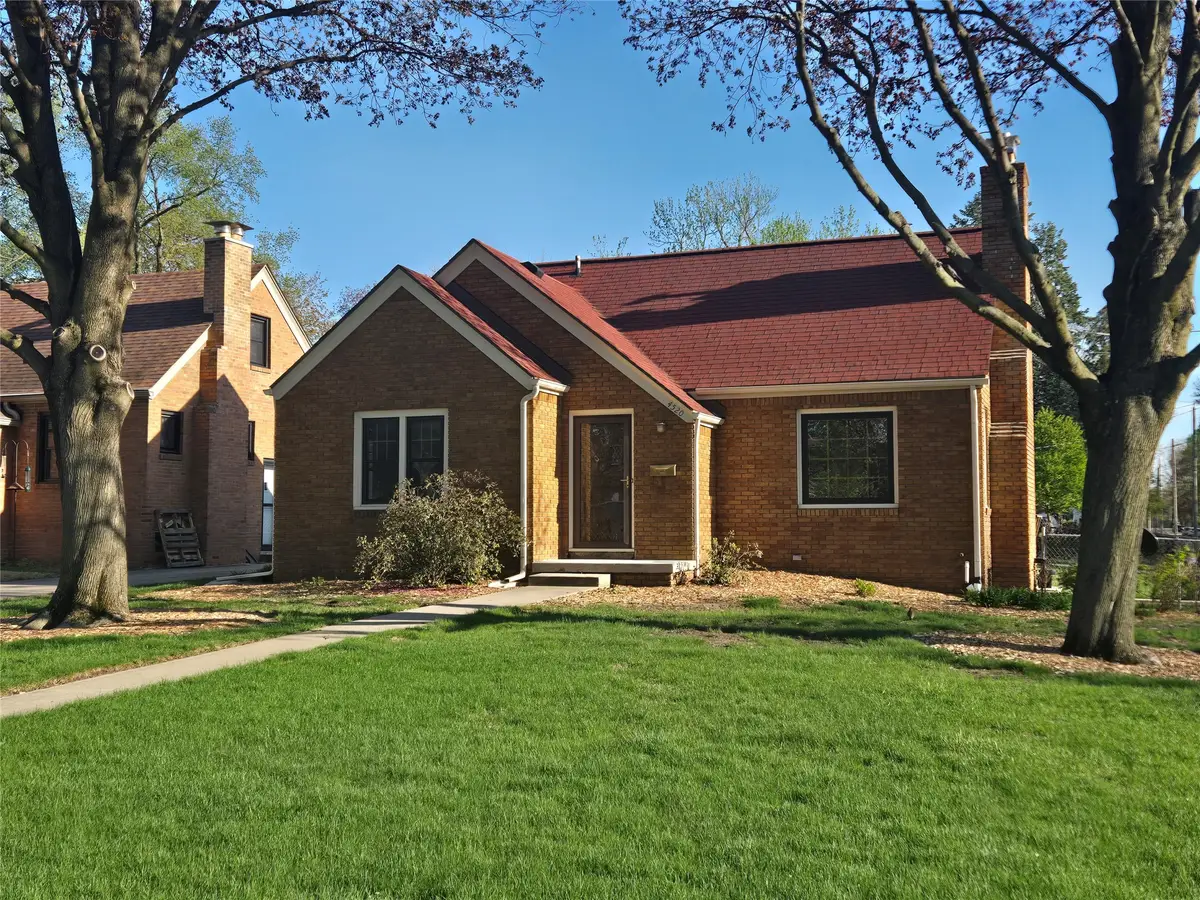 4520 Urbandale Avenue, Des Moines, IA 50310 - #1