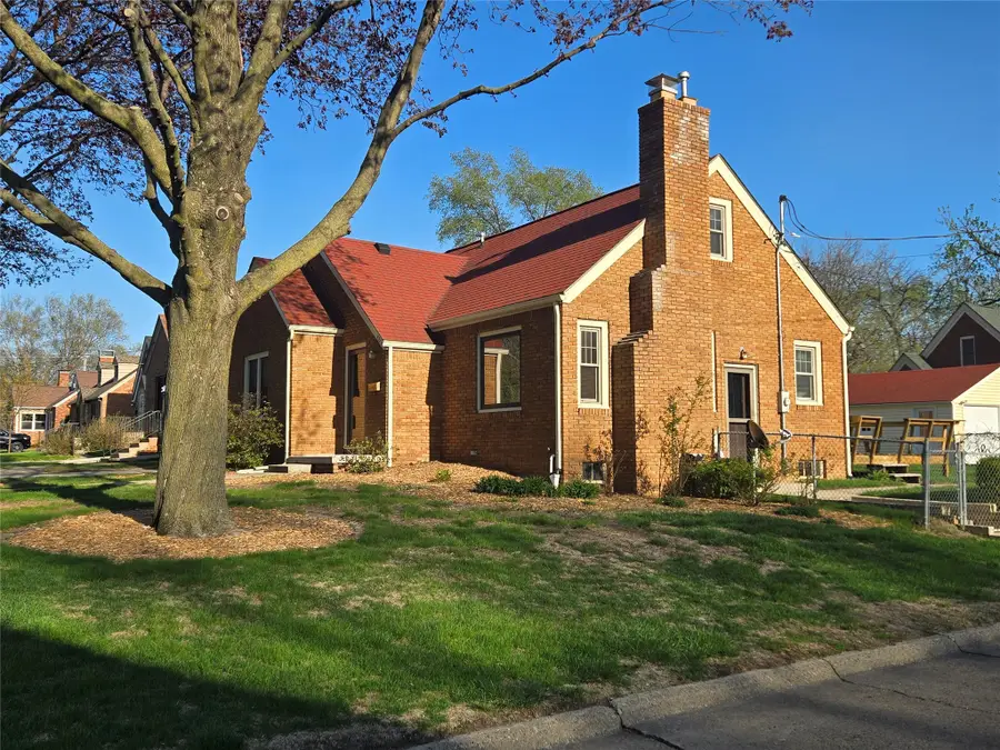 4520 Urbandale Avenue, Des Moines, IA 50310 - #2