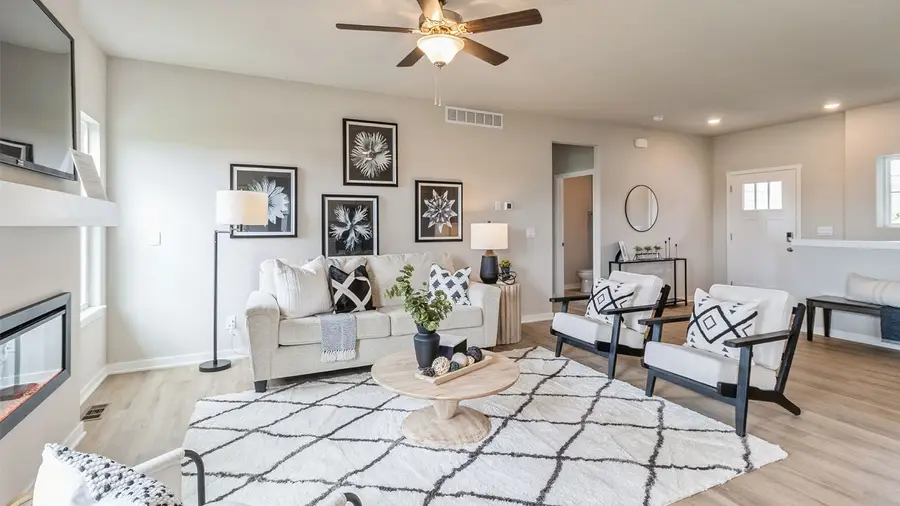 1017 Chayse Street Sw, Bondurant, IA 50035 - #3