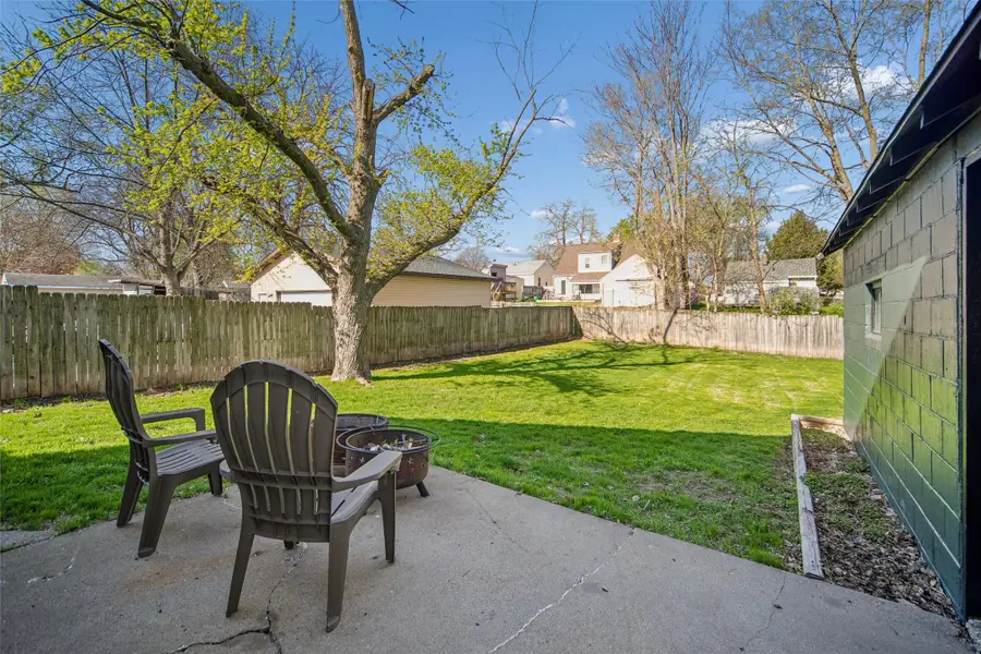 3220 SW 13th Street, Des Moines, IA 50321 - #2