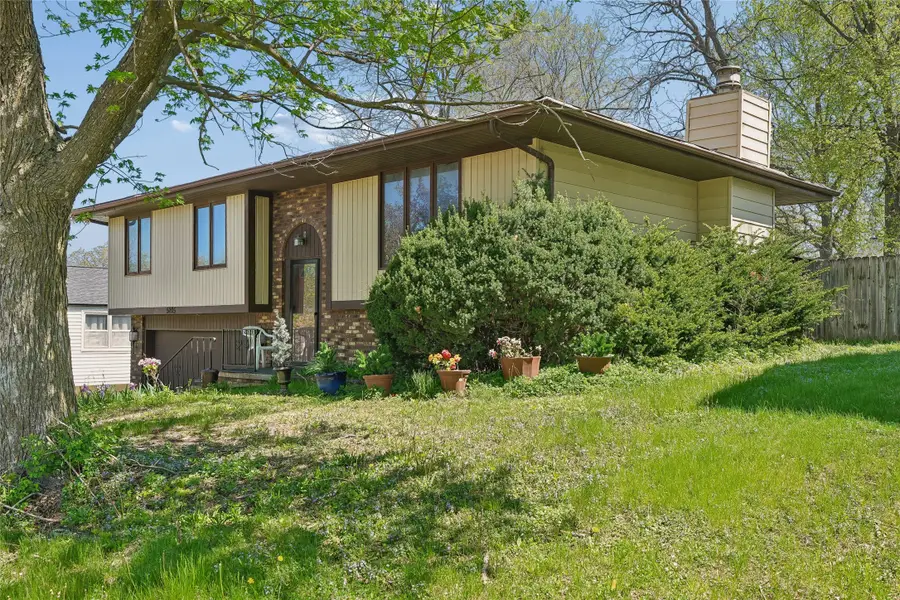 5205 SE 8th Street, Des Moines, IA 50315 - #3