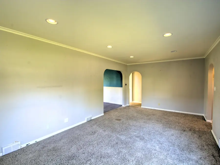 5804 College Avenue, Des Moines, IA 50322 - #3