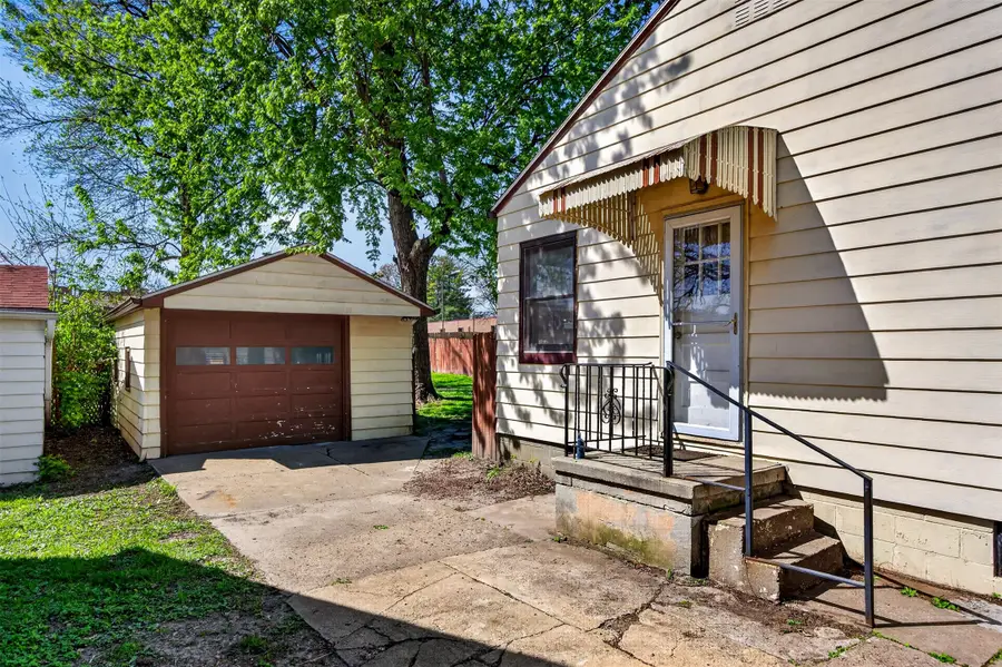 3100 Garden Avenue, Des Moines, IA 50310 - #3