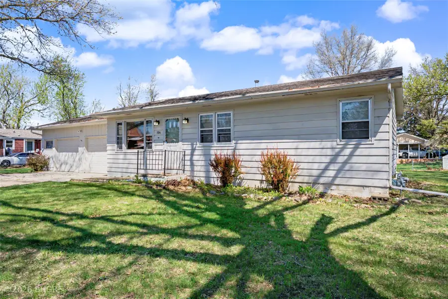 104 Cherry Street, Marshalltown, IA 50158 - #2