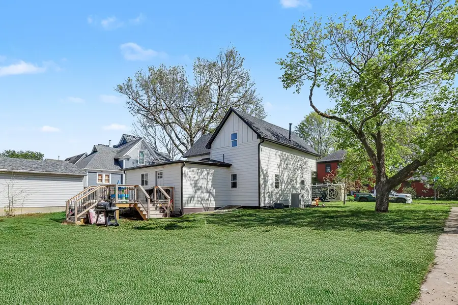 902 Lincoln Street, Pella, IA 50219 - #3