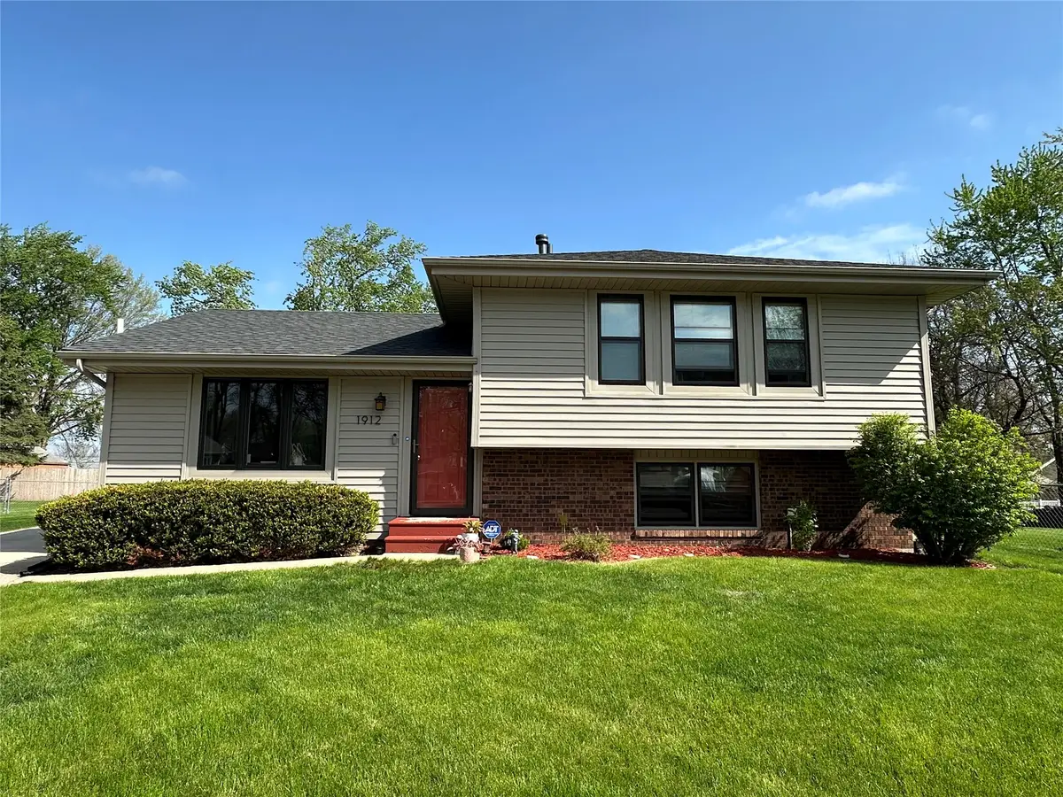 1912 Thornton Court, Des Moines, IA 50320 - #1