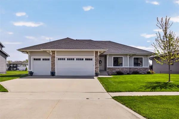 1220 S 100th Street, West Des Moines, IA 50266