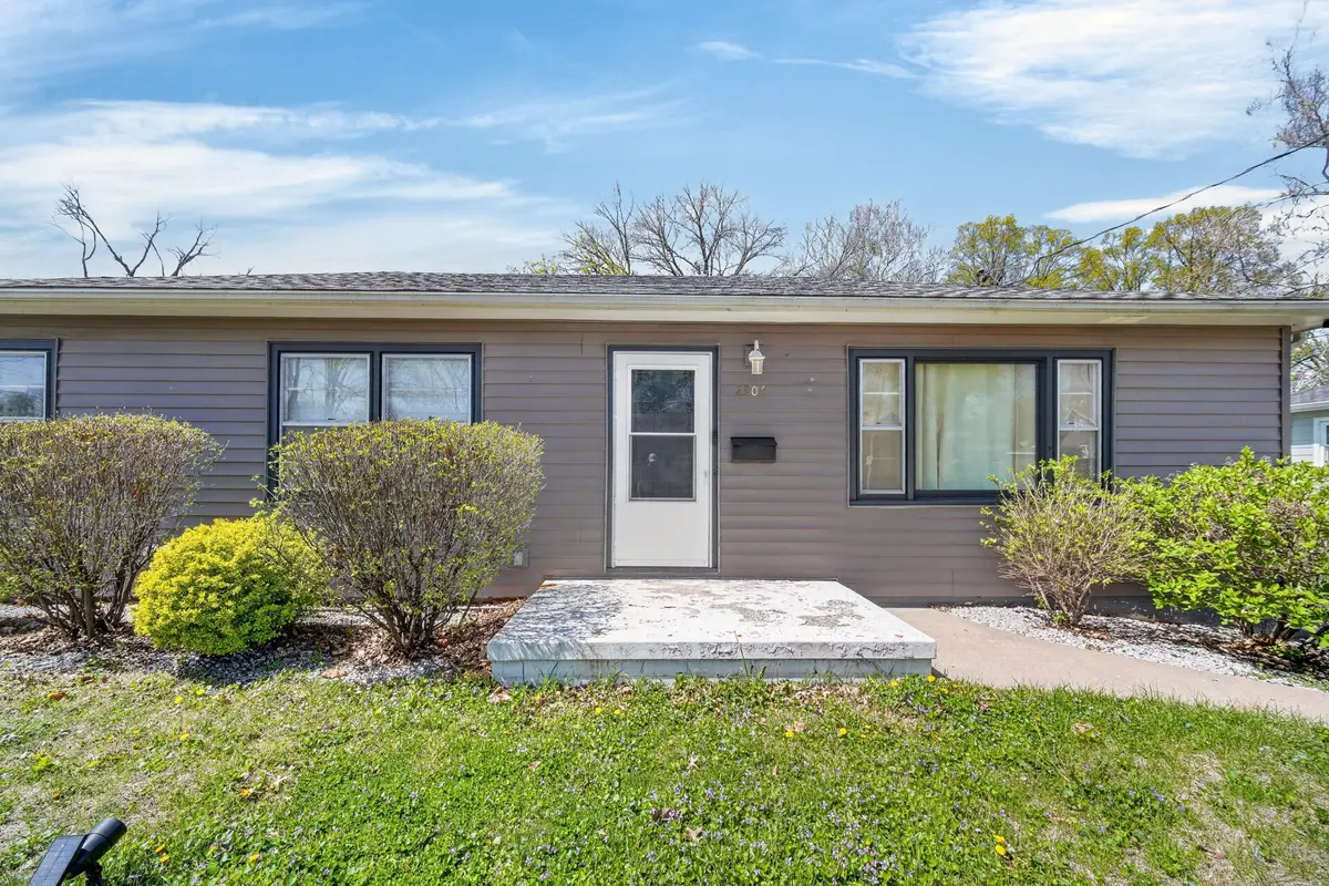 2306 48th Place, Des Moines, IA 50310 - #1