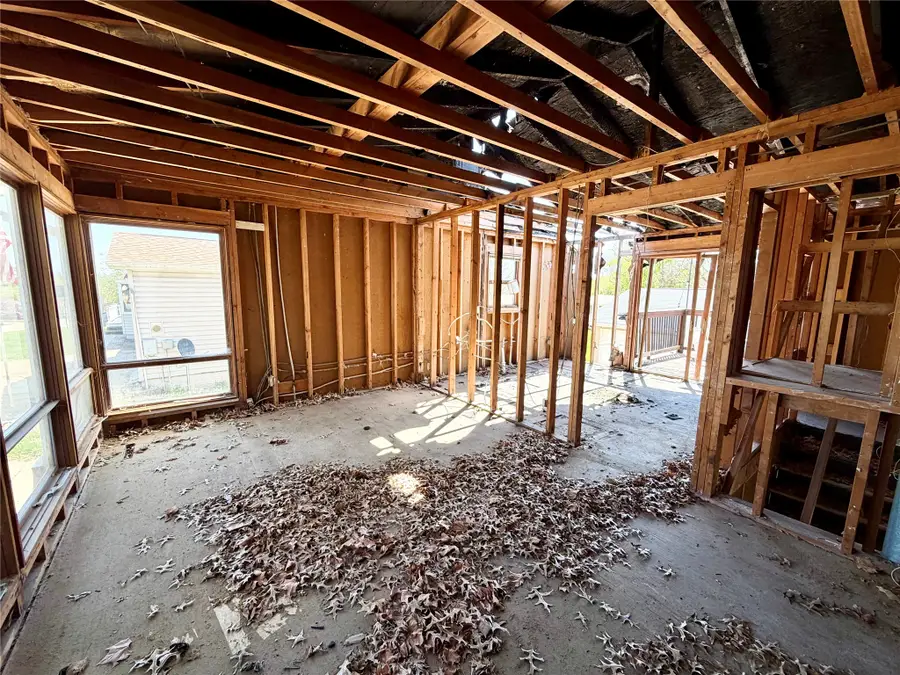 111 Union Street, Pella, IA 50219 - #3