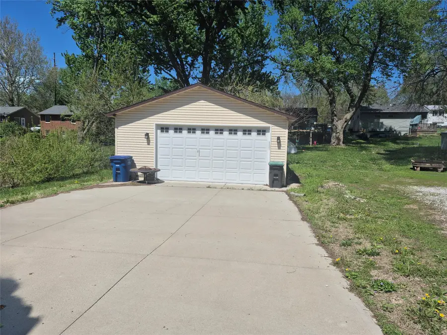 2660 Morton Avenue, Des Moines, IA 50317 - #3