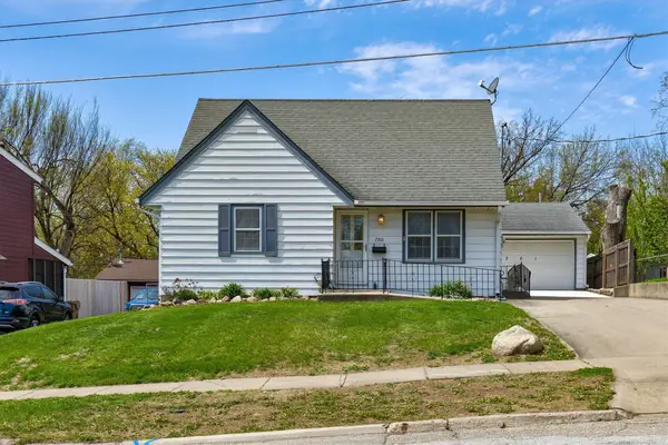 7301 Oliver Smith Drive, Urbandale, IA 50322