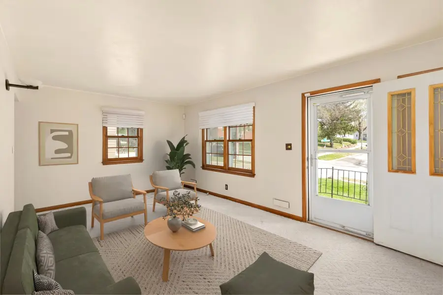 7301 Oliver Smith Drive, Urbandale, IA 50322 - #3