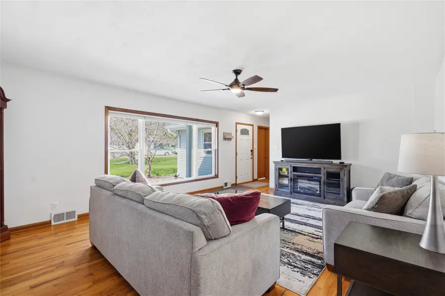 2917 87th Court, Urbandale, IA 50322 - #3