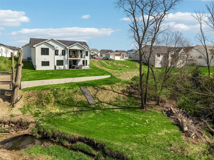 990 Harrington Way, Waukee, IA 50263 - #2